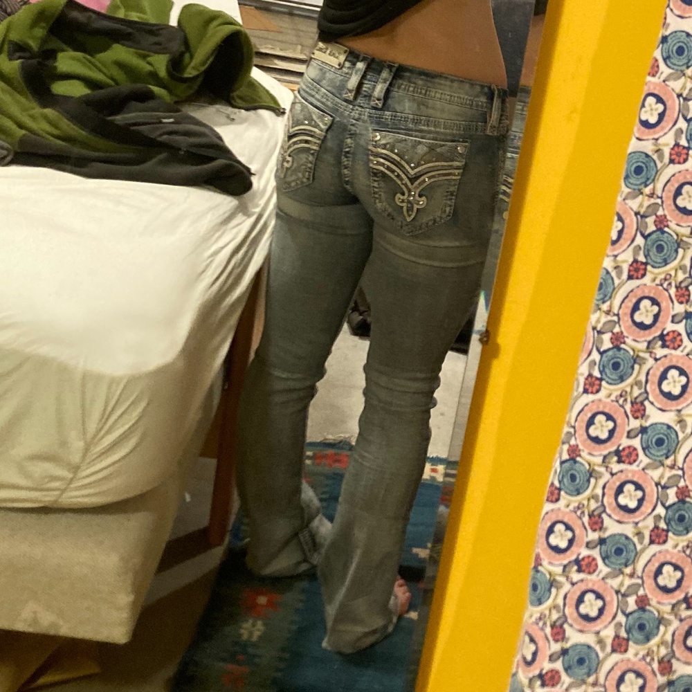 Rock revival 27x32 low rise bootcut bedazzled lightwash jeans
